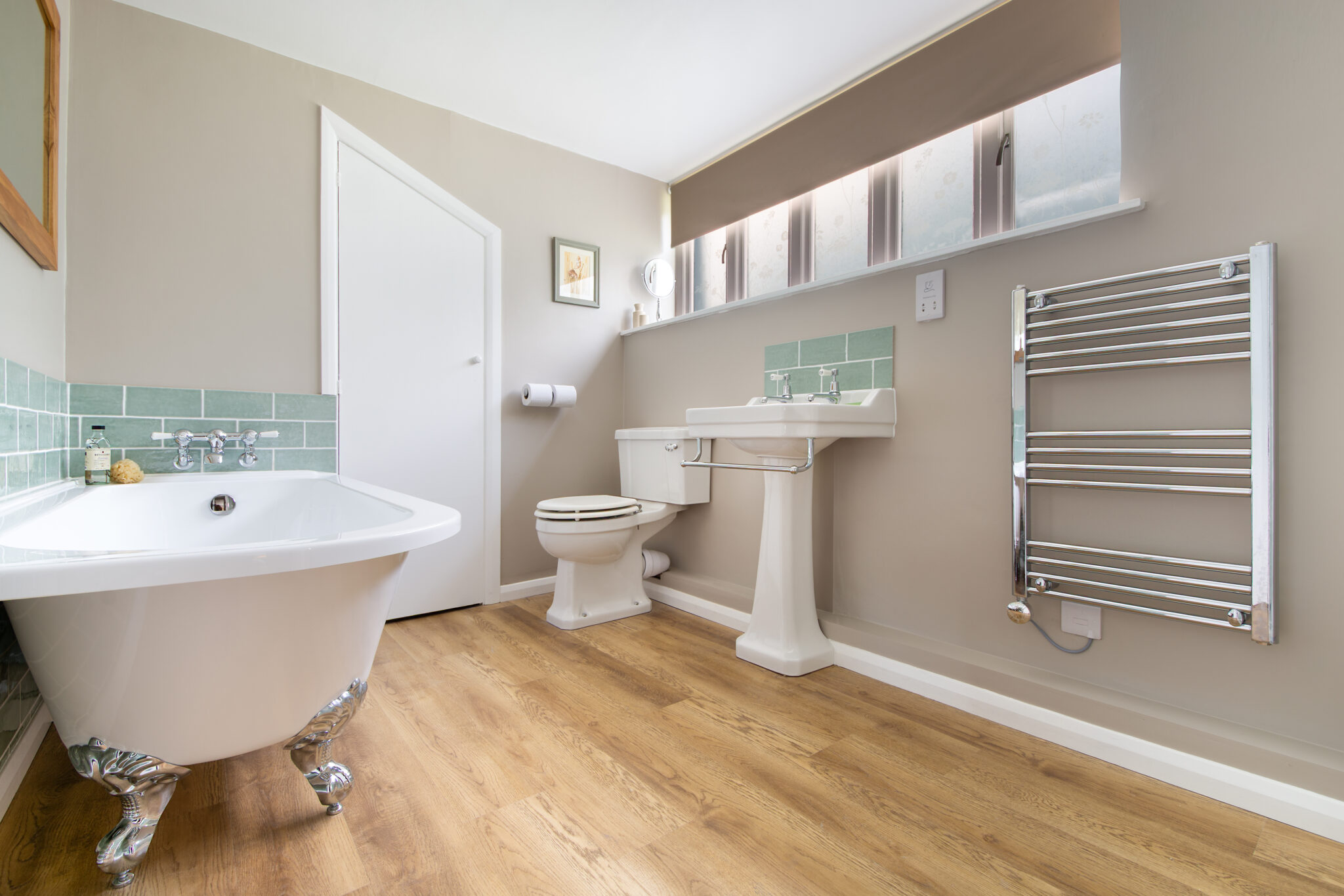 Druids-Cave-Farmhouse-23-bathroom-Mike-Henton-July-2025-scaled