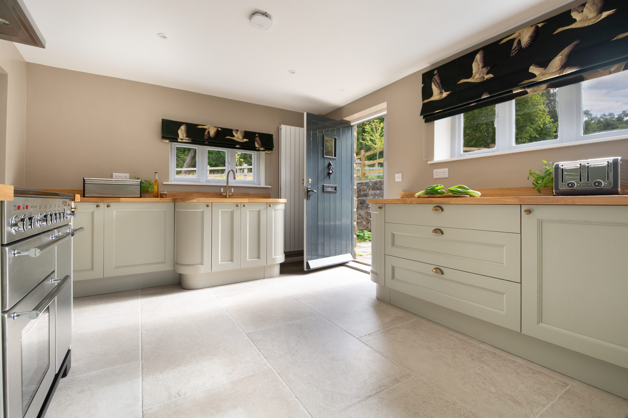 Druids-Cave-Farmhouse-10-kitchen-diner-Mike-Henton-July-2025-scaled